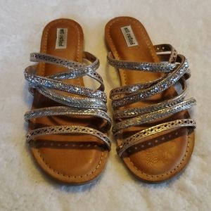 Not rated sandals